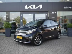 Zwart, metallic lak Gebruikt 2021 Kia Picanto Hatchback | € 13.895 (Eerlijke prijs)