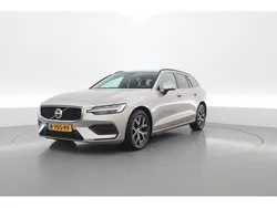 Grijs, metallic lak Gebruikt 2022 Volvo V60 Core Stationwagen | € 34.900 (Goede deal)