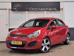 Rood Gebruikt 2014 Kia Rio Comfort Hatchback | € 5.995 (Eerlijke prijs)