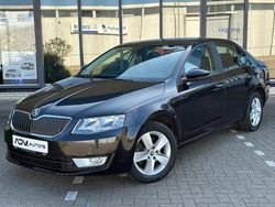Zwart Gebruikt 2014 Skoda Octavia Business Line Hatchback | € 9.450 (Eerlijke prijs)