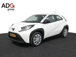 Wit Gebruikt 2022 Toyota Aygo Play Hatchback | € 15.950 (Goede deal)