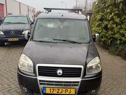 Grijs Gebruikt 2008 Fiat Doblò MPV | € 2.400
