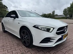 Wit Gebruikt 2020 Mercedes A250 Business Hatchback | € 24.600 (Eerlijke prijs)