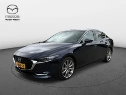 Deep crystal blue metallic (blauw metallic) Gebruikt 2020 Mazda 3 Luxury Sedan | € 19.950 (Goede deal)