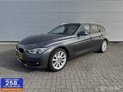 Grijs Gebruikt 2017 BMW 318 Executive Stationwagen | € 15.950 (Eerlijke prijs)