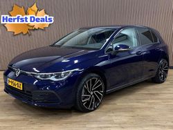 Blauw, metallic lak Gebruikt 2020 VW Golf VIII R-line Hatchback | € 25.945 (Goede deal)