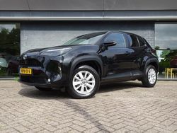 Zwart, metallic lak Gebruikt 2024 Toyota Yaris Cross Business Edition SUV | € 27.750 (Eerlijke prijs)