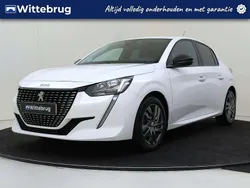 Wit Gebruikt 2023 Peugeot 208 Active Hatchback | € 16.925 (Eerlijke prijs)