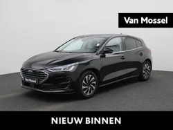 Zwart Gebruikt 2023 Ford Focus Titanium Hatchback | € 23.900 (Eerlijke prijs)