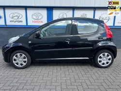 Zwart, metallic lak Gebruikt 2010 Peugeot 107 Hatchback | € 2.995 (Eerlijke prijs)