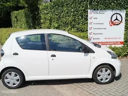 Wit Gebruikt 2010 Toyota Aygo Comfort Hatchback | € 4.750 (Iets duurder)