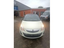 Wit Gebruikt 2012 Opel Corsa Edition Hatchback | € 4.750 (Eerlijke prijs)