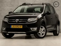 Zwart Gebruikt 2016 Dacia Sandero Lauréate Hatchback | € 9.945 (Eerlijke prijs)