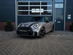 Grijs Gebruikt 2022 Mini John Cooper Works Hatchback | € 32.900 (Eerlijke prijs)