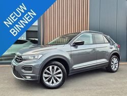 Grijs Gebruikt 2021 VW T-Roc Business SUV | € 17.750 (Eerlijke prijs)
