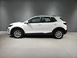 Clear white Gebruikt 2023 Kia Stonic SUV | € 20.995 (Goede deal)