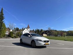 Wit Gebruikt 2014 Volvo V40 MPV | € 5.750 (Eerlijke prijs)