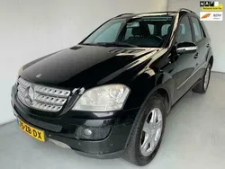 Zwart Gebruikt 2006 Mercedes 280 SUV | € 3.999