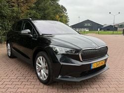 Zwart Gebruikt 2021 Skoda Enyaq iV SUV | € 26.900 (Eerlijke prijs)