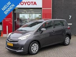 Grijs Gebruikt 2012 Toyota Verso-S MPV | € 9.400 (Eerlijke prijs)