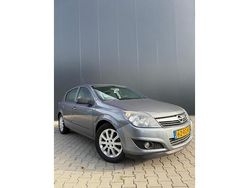 Grijs Gebruikt 2005 Opel Astra Enjoy Hatchback | € 2.650 (Eerlijke prijs)