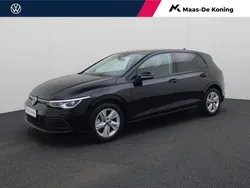 Zwart Gebruikt 2023 VW Golf VIII Life Hatchback | € 26.940 (Eerlijke prijs)