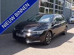 Zwart Gebruikt 2021 VW Golf VIII Style Hatchback | € 23.950 (Eerlijke prijs)