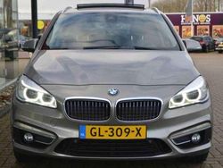 Goud Gebruikt 2015 BMW 220 Luxury Line Hatchback | € 9.750