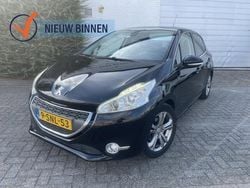 Zwart Gebruikt 2013 Peugeot 208 Allure Hatchback | € 5.499 (Eerlijke prijs)
