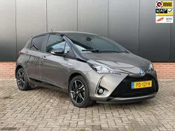 Grijs Gebruikt 2017 Toyota Yaris Hybrid Hatchback | € 14.450 (Eerlijke prijs)