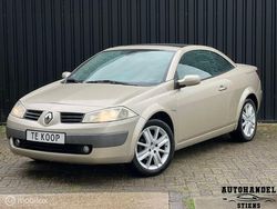 Beige Gebruikt 2004 Renault Mégane Cabriolet Luxe Cabriolet | € 2.750 (Eerlijke prijs)