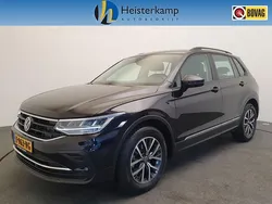 Zwart Gebruikt 2022 VW Tiguan Life SUV | € 29.950 (Eerlijke prijs)