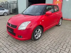 Rood Gebruikt 2005 Suzuki Swift Hatchback | € 2.299 (Eerlijke prijs)