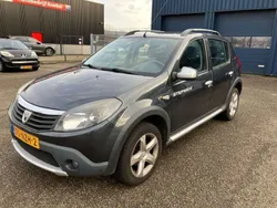 Grijs, metallic lak Gebruikt 2011 Dacia Sandero Stepway Hatchback | € 5.495 (Eerlijke prijs)