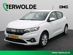 Wit Gebruikt 2023 Dacia Sandero Expression Hatchback | € 15.945 (Eerlijke prijs)