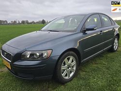 Blauw (metallic) Gebruikt 2006 Volvo S40 Kinetic Sedan | € 7.999 (Duur)