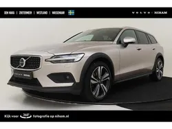 Grijs Gebruikt 2022 Volvo V60 CC Ultimate Stationwagen | € 52.785 (Eerlijke prijs)