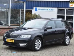 Zwart Gebruikt 2016 Skoda Octavia Business Line Hatchback | € 8.750 (Eerlijke prijs)