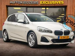 Wit Gebruikt 2023 BMW 225 Active Tourer Executive MPV | € 23.900 (Eerlijke prijs)