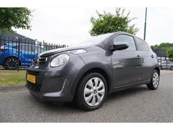 Grijs, metallic lak Gebruikt 2021 Citroën C1 Feel Hatchback | € 11.445 (Eerlijke prijs)
