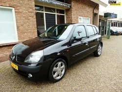 Zwart Gebruikt 2002 Renault Clio II Dynamique Hatchback | € 1.950 (Iets duurder)