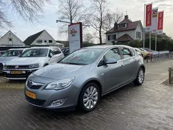 Grijs, metallic lak Gebruikt 2010 Opel Astra Cosmo Hatchback | € 7.950 (Duur)