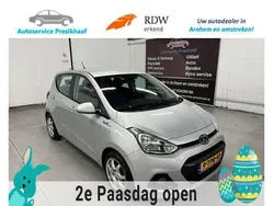 Grijs, metallic lak Gebruikt 2014 Hyundai i10 Comfort Hatchback | € 5.995 (Eerlijke prijs)