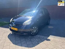 Zwart Gebruikt 2006 Toyota Aygo Hatchback | € 2.000 (Eerlijke prijs)
