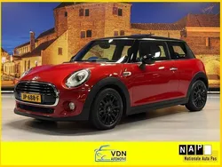 Rood, metallic lak Gebruikt 2016 Mini Cooper Chili Hatchback | € 11.950 (Eerlijke prijs)