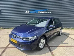 Blauw Gebruikt 2022 VW Golf VIII Life Hatchback | € 14.995 (Eerlijke prijs)
