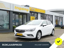 Wit Gebruikt 2018 Opel Astra Edition Hatchback | € 12.990 (Eerlijke prijs)