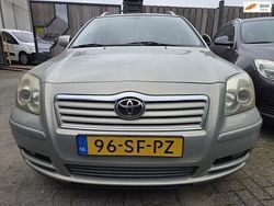 Groen Gebruikt 2006 Toyota Avensis Luna Stationwagen | € 1.995 (Duur)