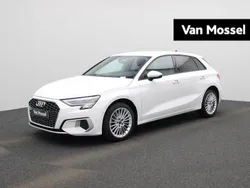 Wit Gebruikt 2022 Audi A3 Sportback Advanced Hatchback | € 30.900 (Eerlijke prijs)