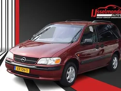 Rood, metallic lak Gebruikt 1999 Opel Sintra MPV | € 3.440